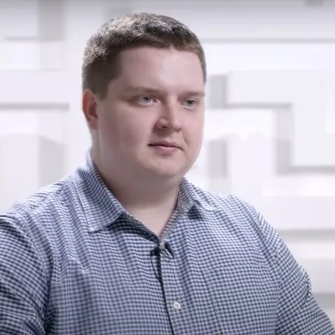 Олег Хаустов
